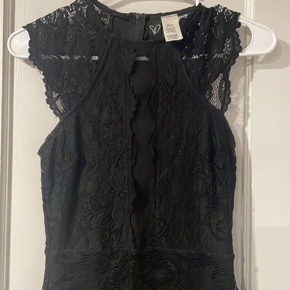 Black Lace Dress - Picture 3 of 3